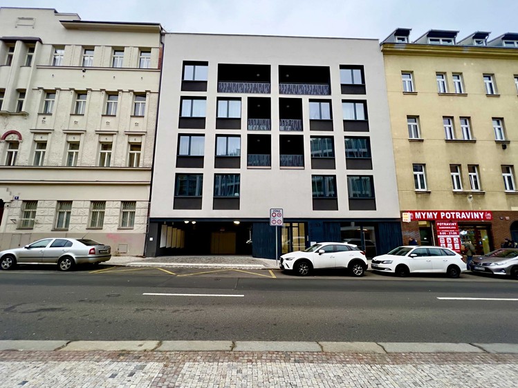 Pronájem garážového stání 2 m² - foto 4