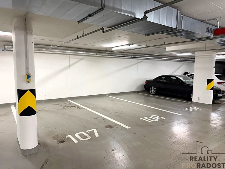 Pronájem garáže 14 m² - foto 1