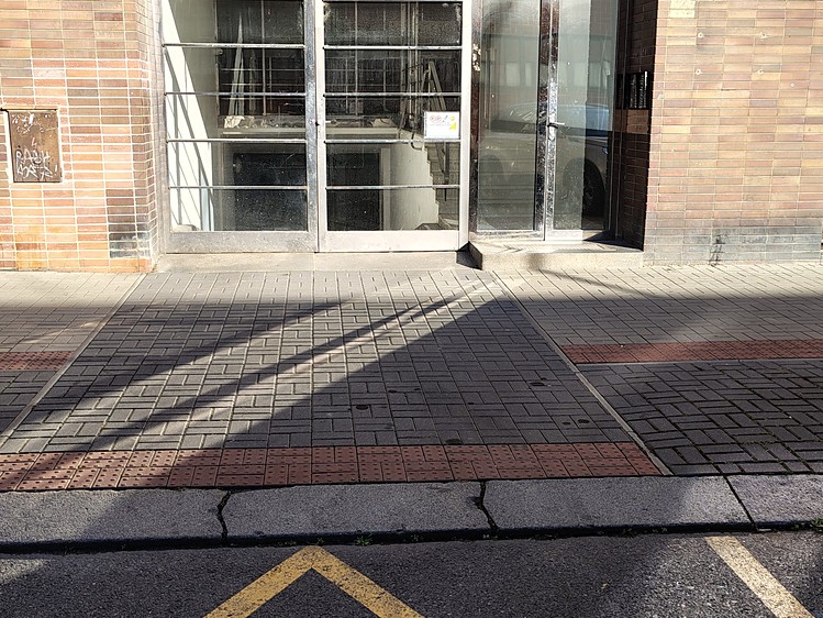 Pronájem garážového stání 12 m² - foto 1