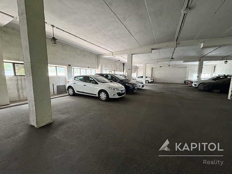 Pronájem garážového stání 16 m² - foto 2