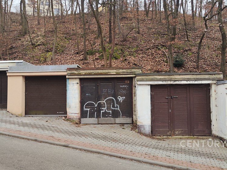 Pronájem garáže 15 m² - foto 1