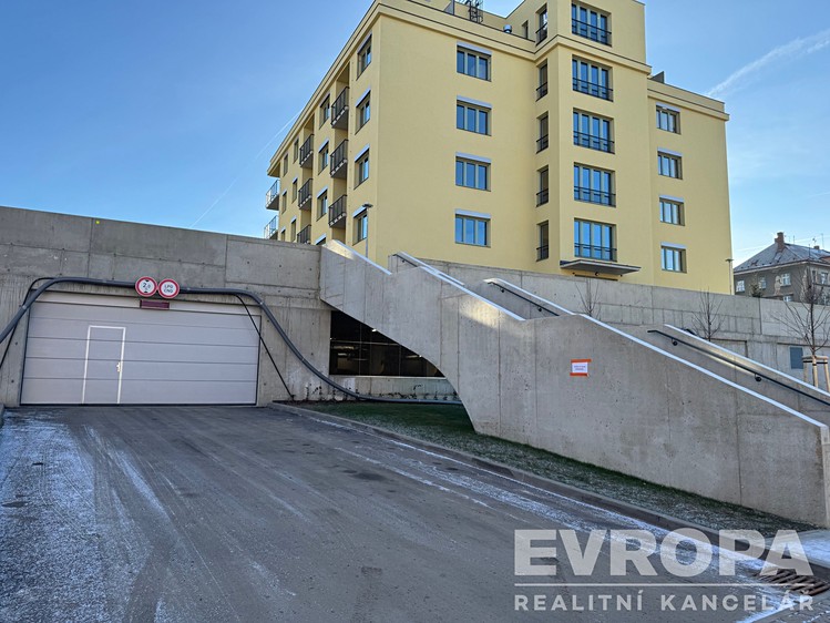 Pronájem garáže 16 m² - foto 1