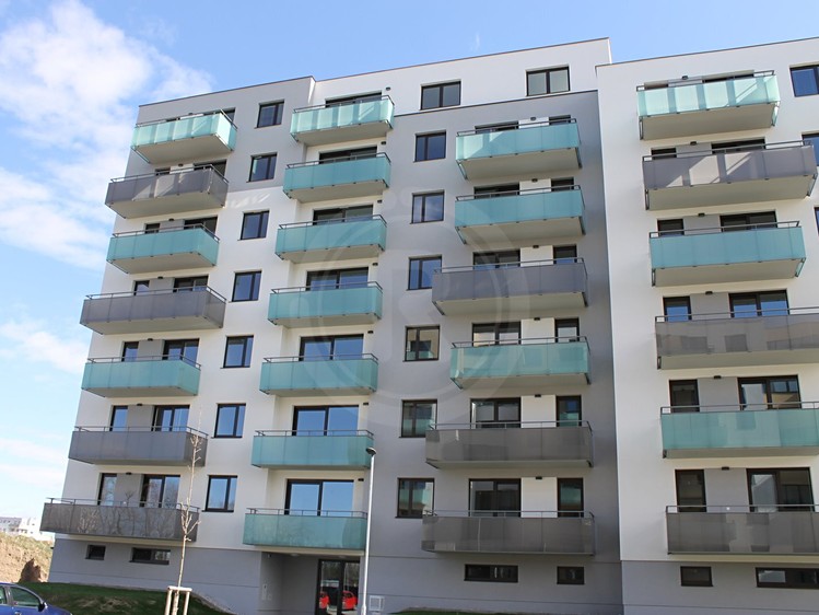 Pronájem garážového stání 18 m² - foto 3