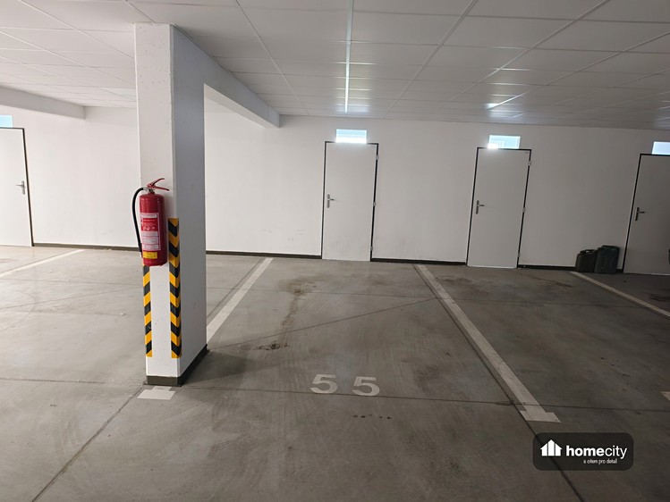 Pronájem garážového stání 12 m² - foto 3