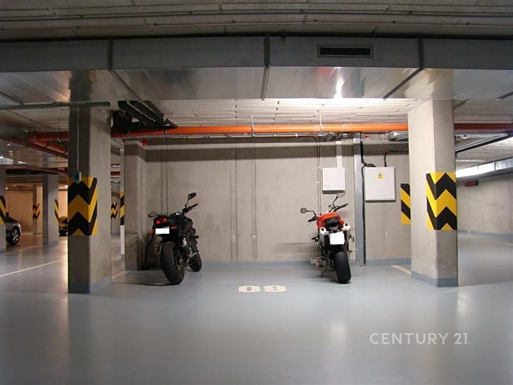 Pronájem garážového stání 5 m² - foto 4