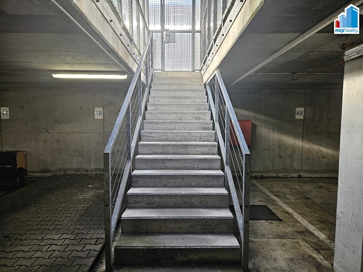Pronájem garážového stání 20 m² - foto 5