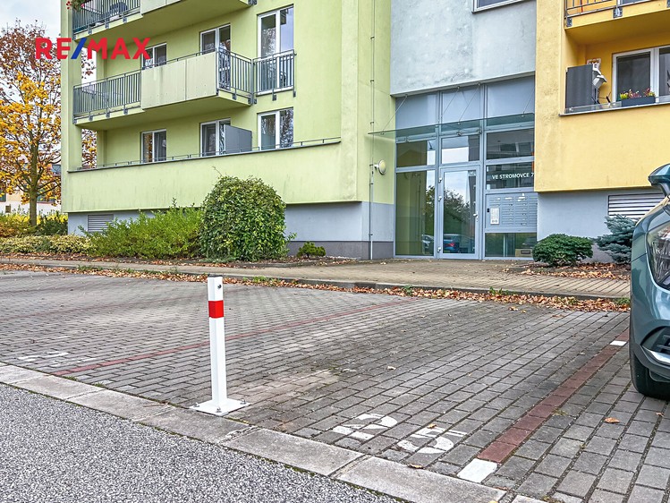 Pronájem garážového stání 12 m² - foto 5