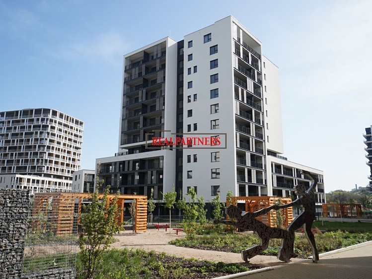 Pronájem garážového stání 14 m² - foto 3