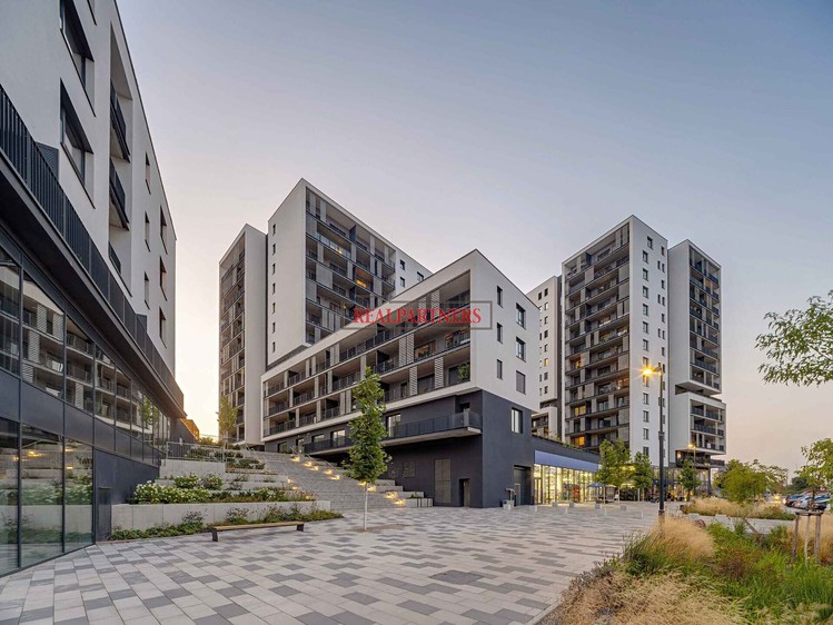 Pronájem garážového stání 14 m² - foto 2