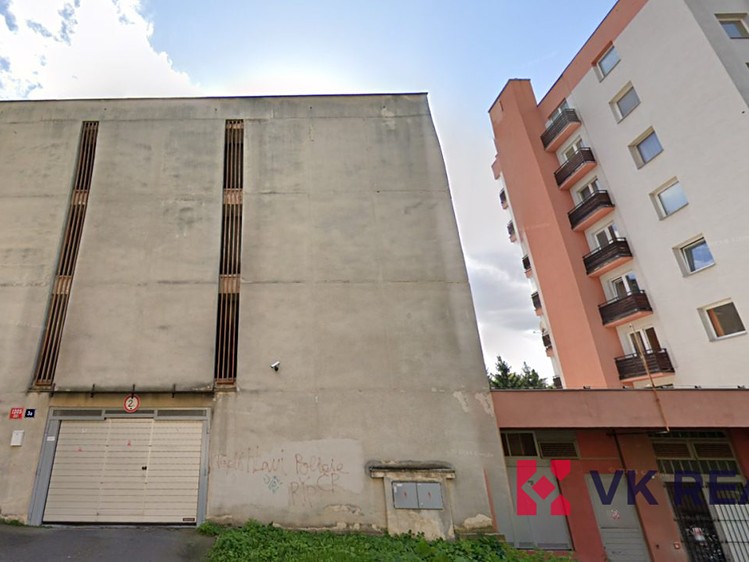 Pronájem garážového stání 15 m² - foto 3