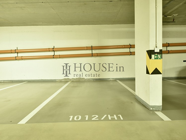 Pronájem garážového stání 12 m² - foto 1