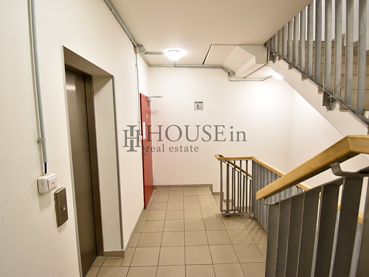 Pronájem garážového stání 12 m² - foto 6