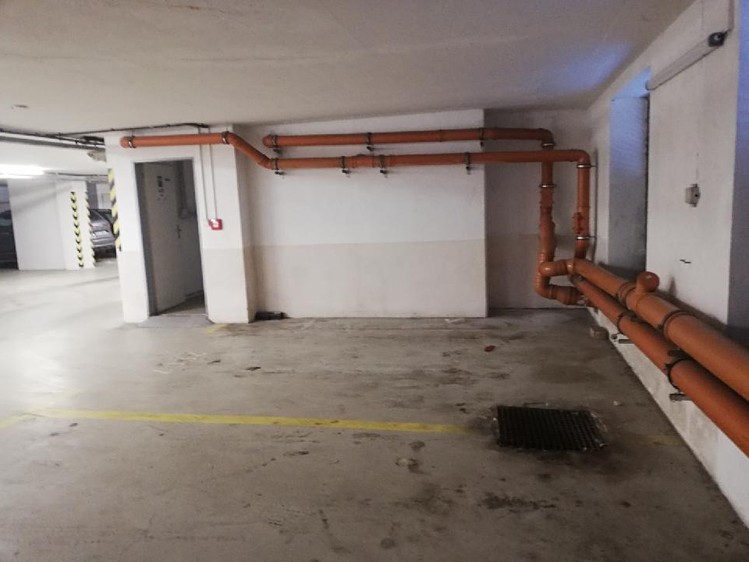 Pronájem garážového stání 17 m² - foto 3