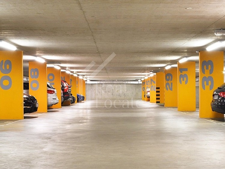 Pronájem garážového stání 12 m² - foto 1