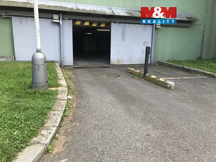 Pronájem garážového stání 16 m² - foto 1