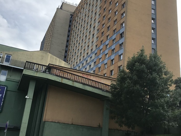 Pronájem garážového stání 16 m² - foto 2