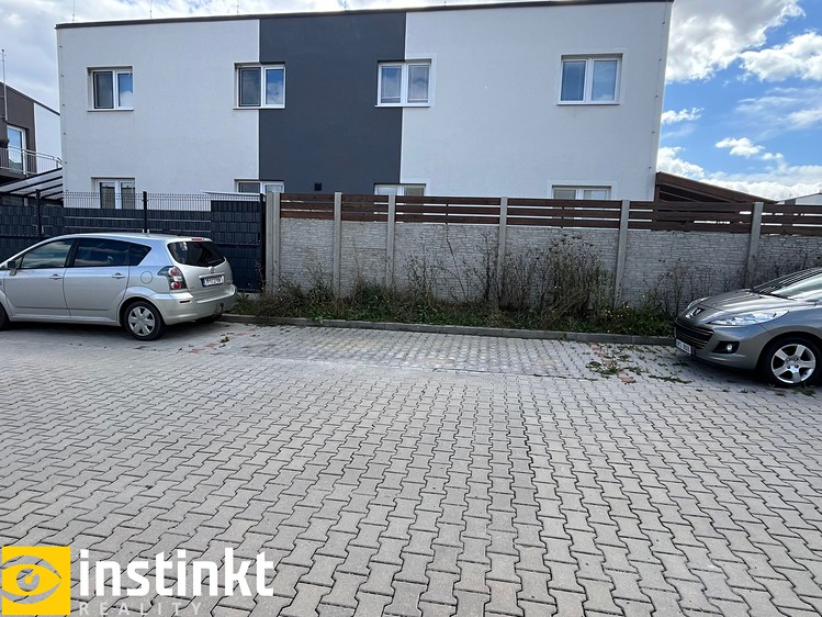 Pronájem garážového stání 12 m² - foto 5