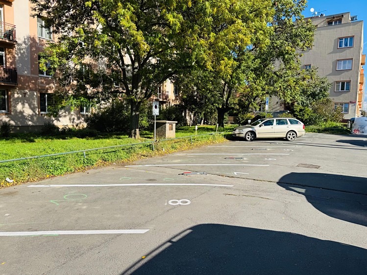 Pronájem garážového stání 13 m² - foto 4