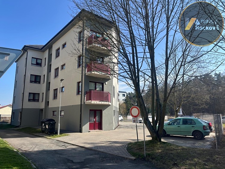 Pronájem garážového stání 15 m² - foto 3