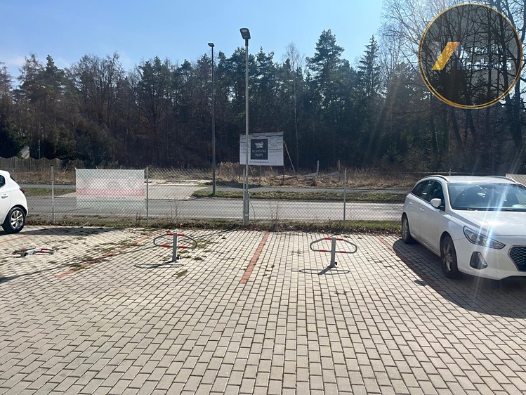 Pronájem garážového stání 15 m² - foto 1