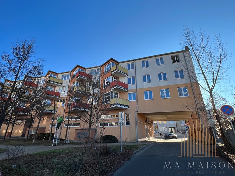 Pronájem garážového stání 16 m² - foto 1