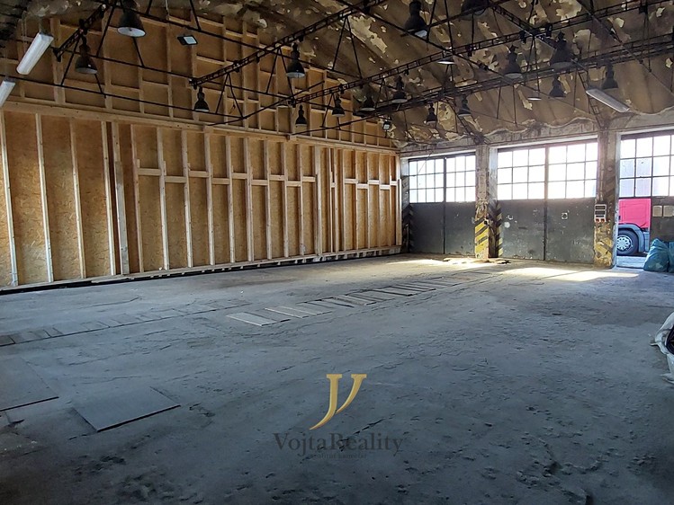 Pronájem garáže 171 m² - foto 2