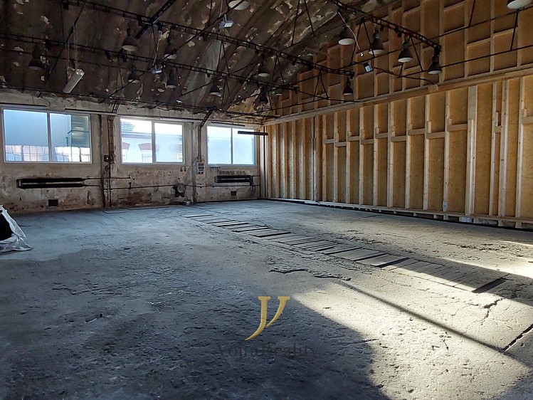 Pronájem garáže 171 m² - foto 1