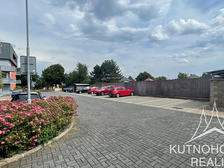 Pronájem garážového stání 12 m² - foto 4