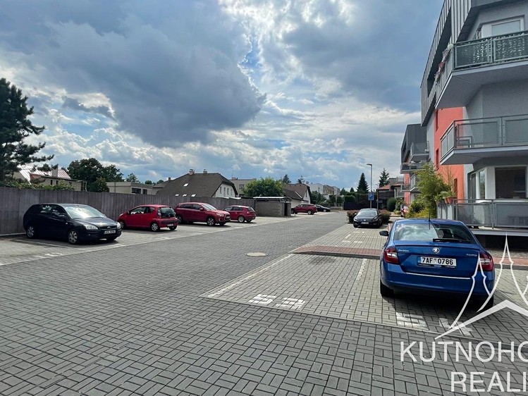 Pronájem garážového stání 12 m² - foto 5