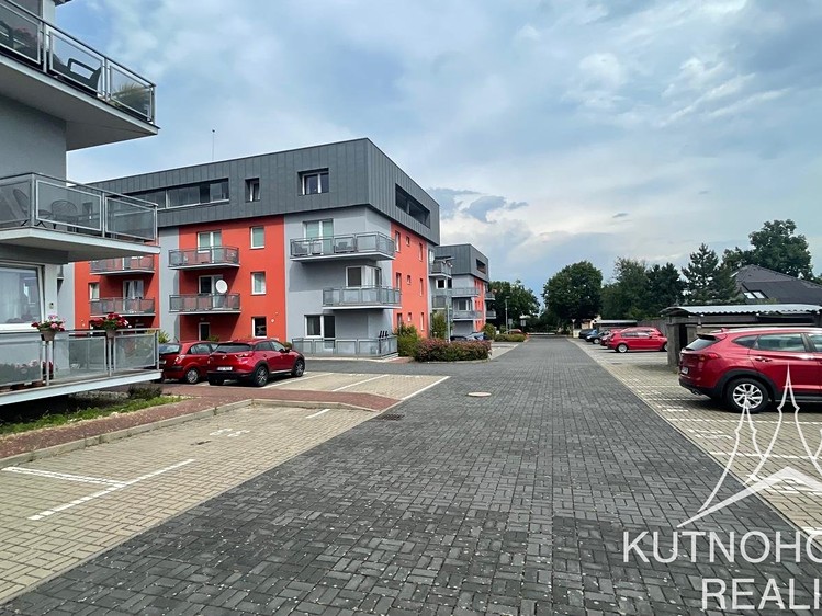 Pronájem garážového stání 12 m² - foto 6