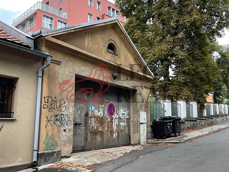 Pronájem garáže 120 m² - foto 1
