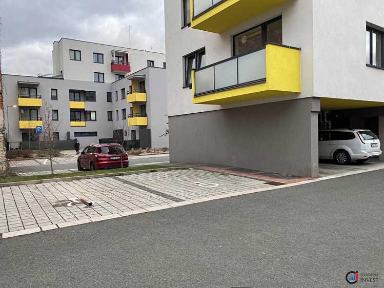 Pronájem garážového stání 16 m² - foto 2