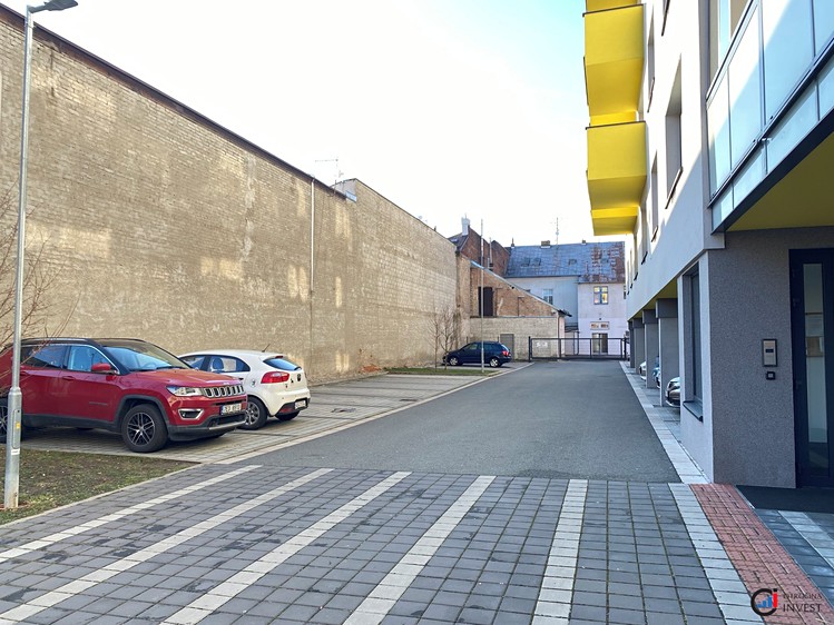 Pronájem garážového stání 16 m² - foto 4