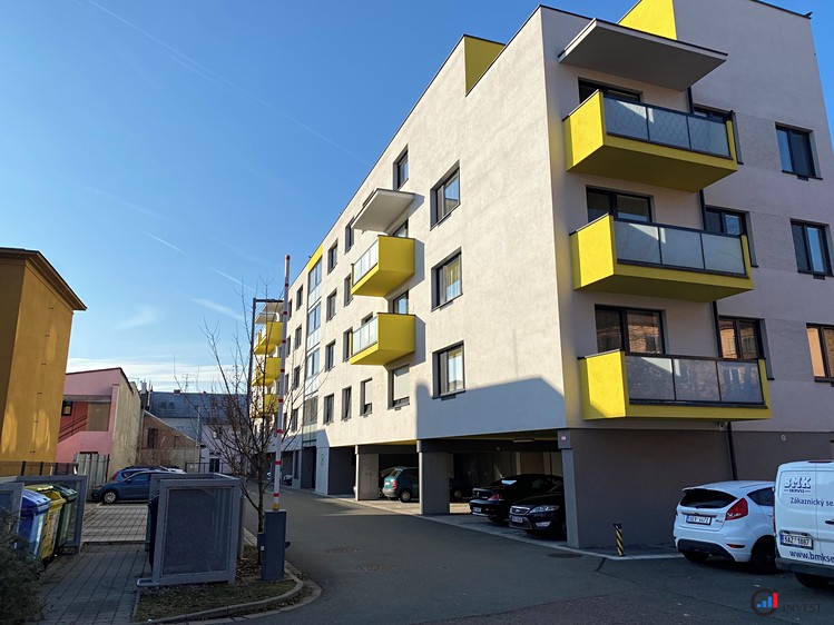 Pronájem garážového stání 16 m² - foto 6