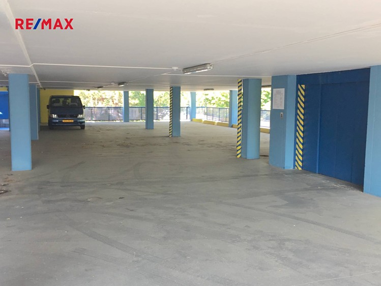 Pronájem garážového stání 15 m² - foto 5