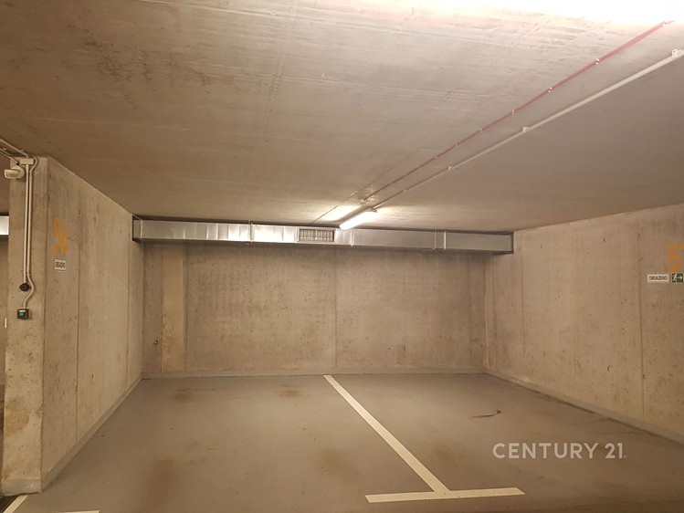 Pronájem garážového stání 9 m² - foto 1