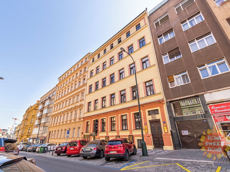 Pronájem garážového stání 10 m² - foto 5