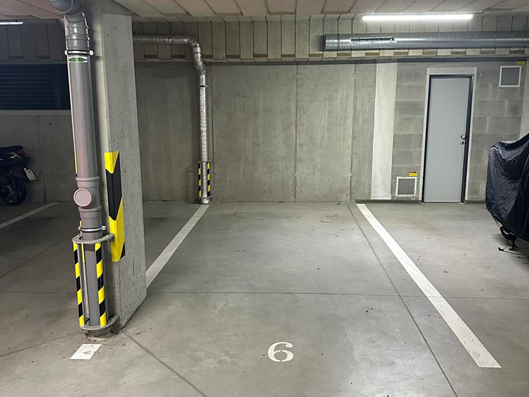 Pronájem garážového stání 13 m² - foto 1