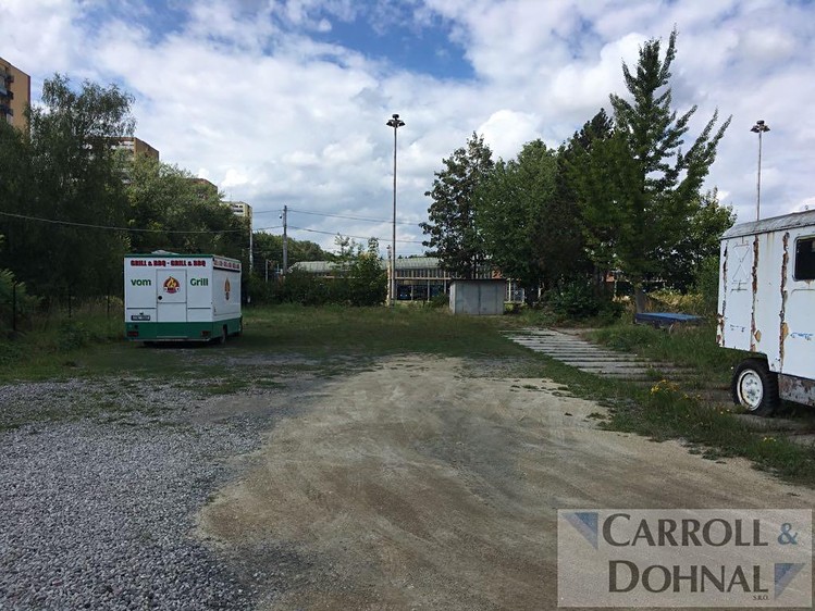 Pronájem garážového stání 15 m² - foto 2