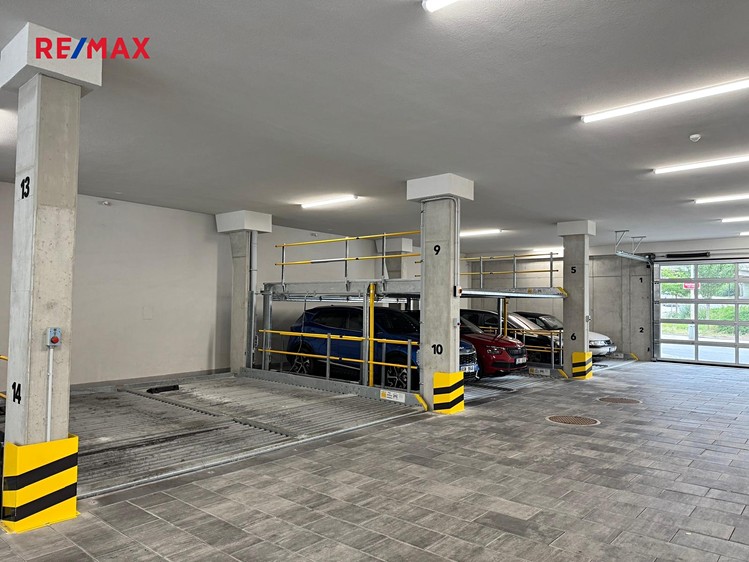 Pronájem garážového stání 2 590 m² - foto 2