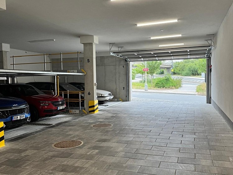 Pronájem garážového stání 2 590 m² - foto 6