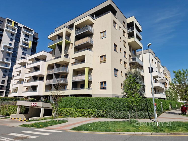 Pronájem garážového stání 8 m² - foto 4
