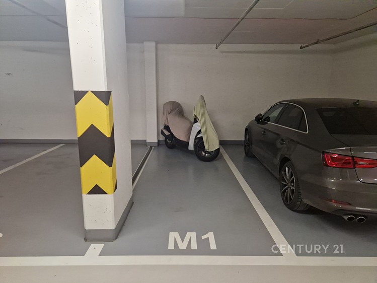 Pronájem garážového stání 8 m² - foto 1