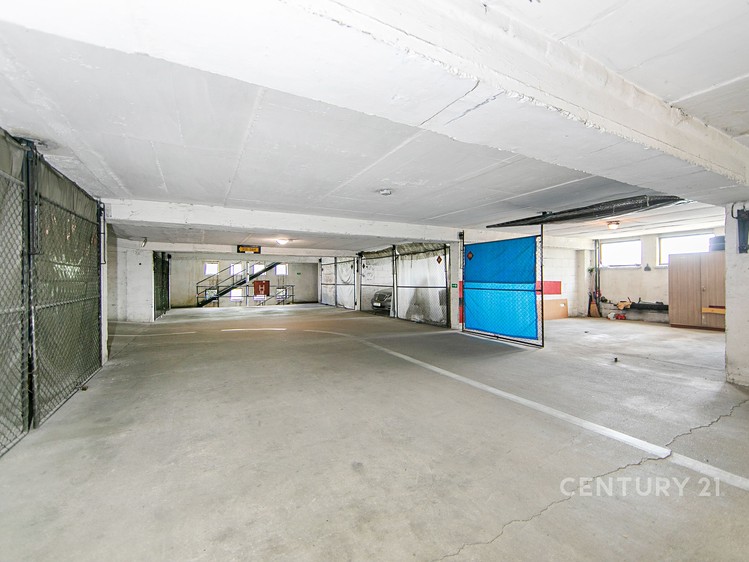 Pronájem garážového stání 12 m² - foto 4