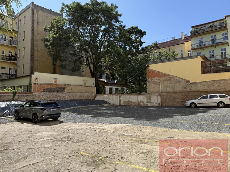 Pronájem garážového stání 16 m² - foto 3
