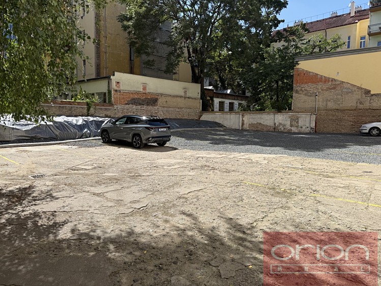 Pronájem garážového stání 16 m² - foto 2