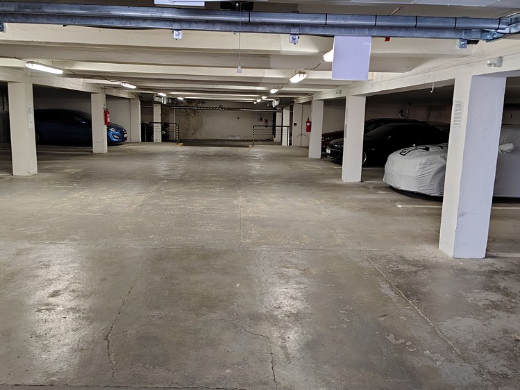 Pronájem garážového stání 11 m² - foto 4
