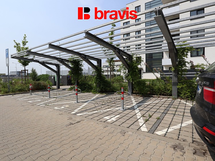 Pronájem garážového stání 11 m² - foto 1