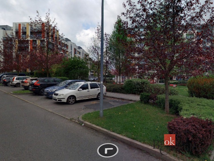 Pronájem garážového stání 14 m² - foto 3