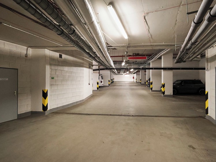Pronájem garážového stání 18 m² - foto 4